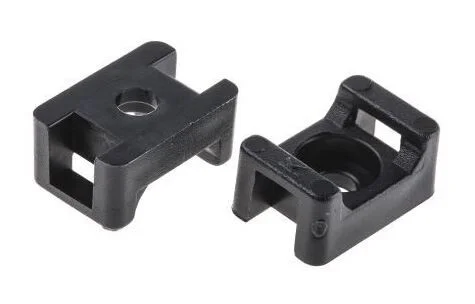 Kabelové sedlo černé pro pásky šíře max. 4,8mm / 15,0x10,0x7,1mm / otvor 3,5 / 7,0mm Novinka